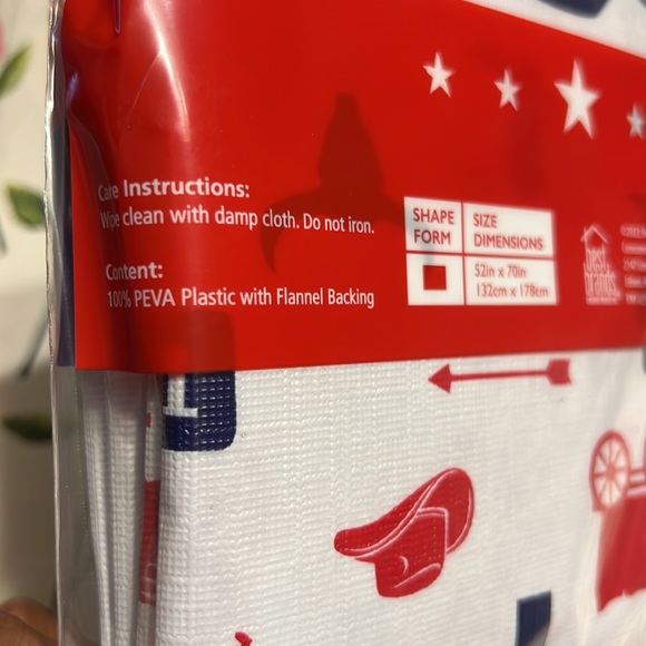 New Texas Icons Themed PEVA Plastic Flannel Backing Tablecloth 52in x 70in - Picture 4 of 5